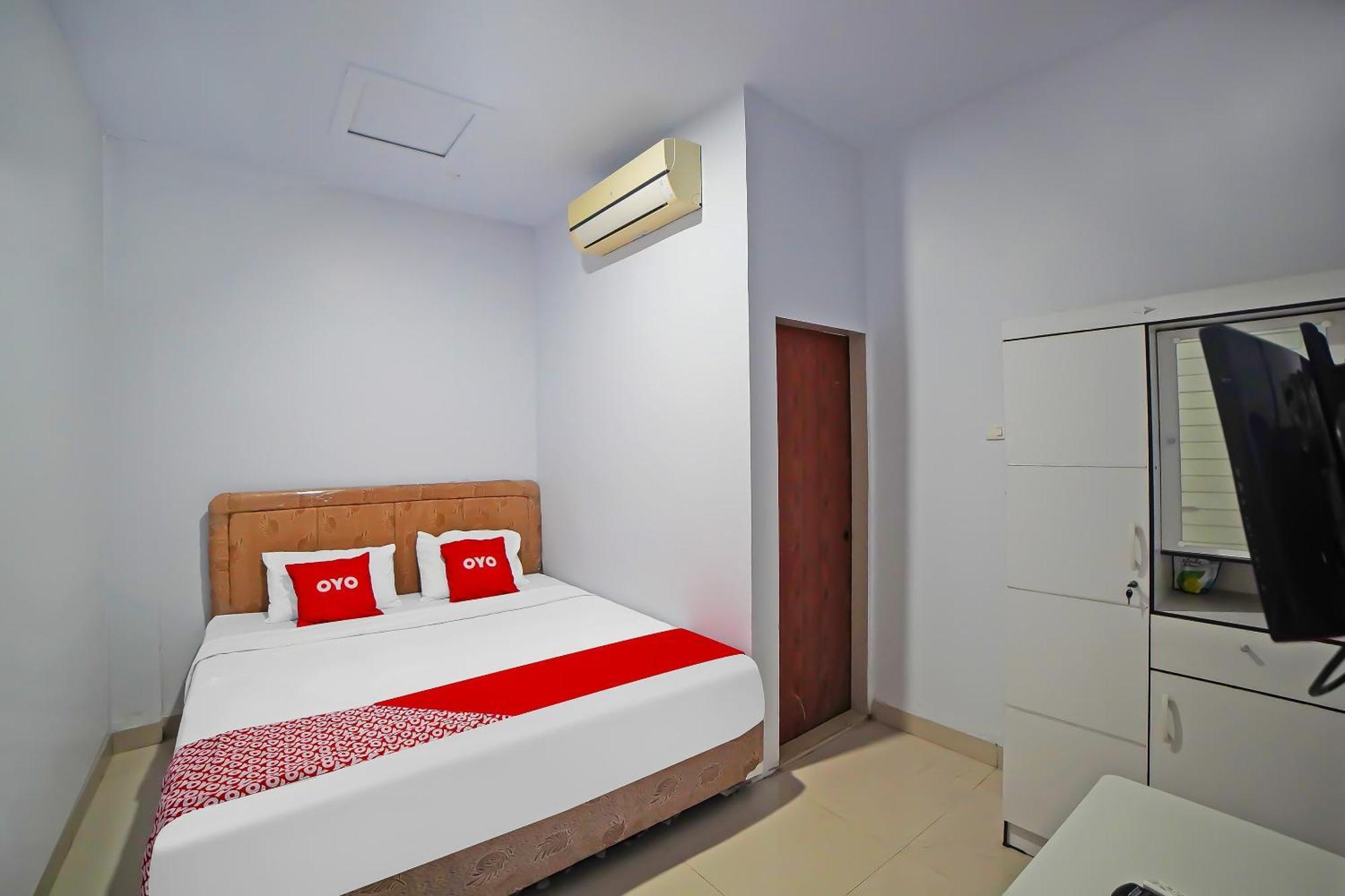 Oyo 92342 Hotel Batik Traveller Medan Eksteriør bilde